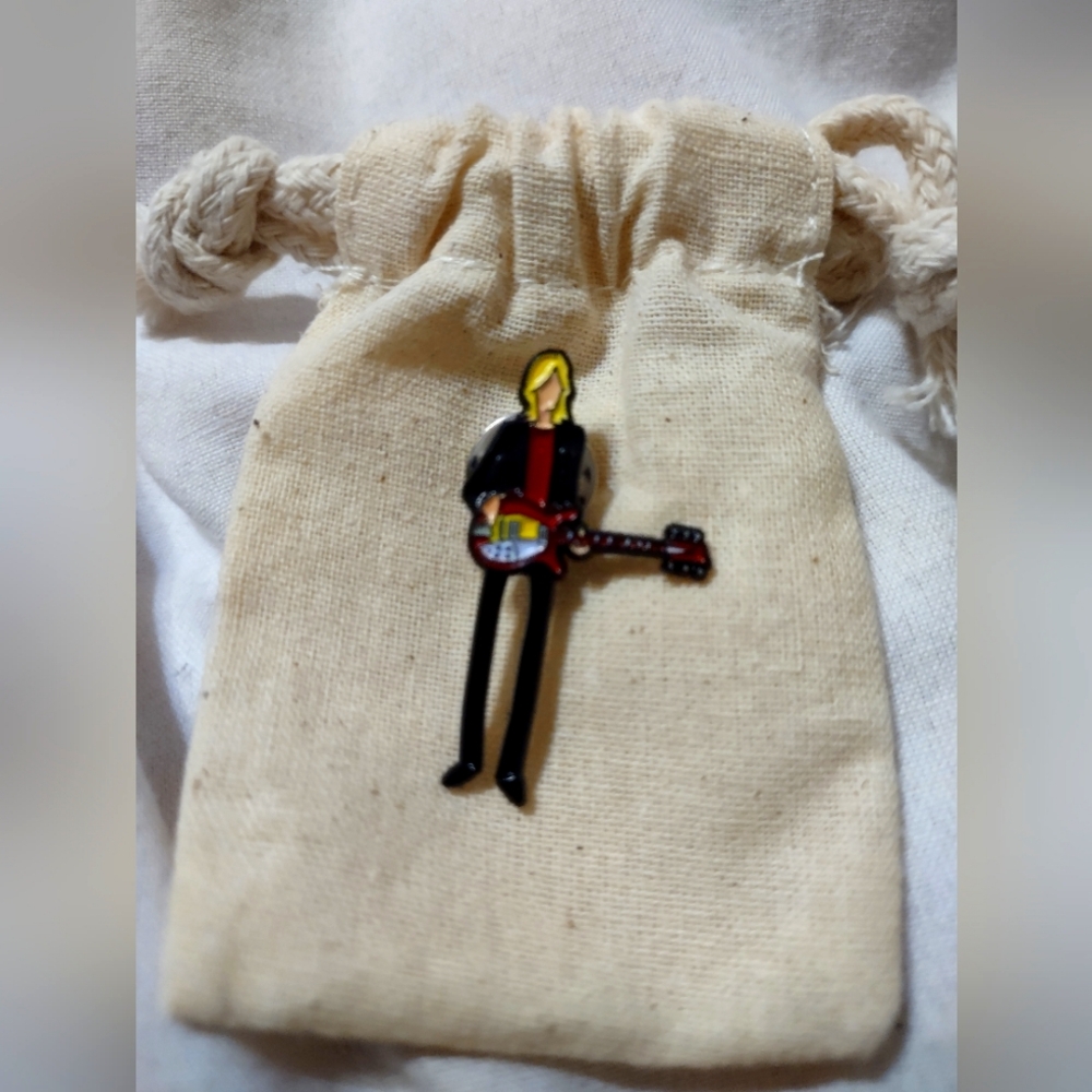 (Unisex) Tom Petty enamel pin accessory w/ butterfly clutch pin  - Memorabilia